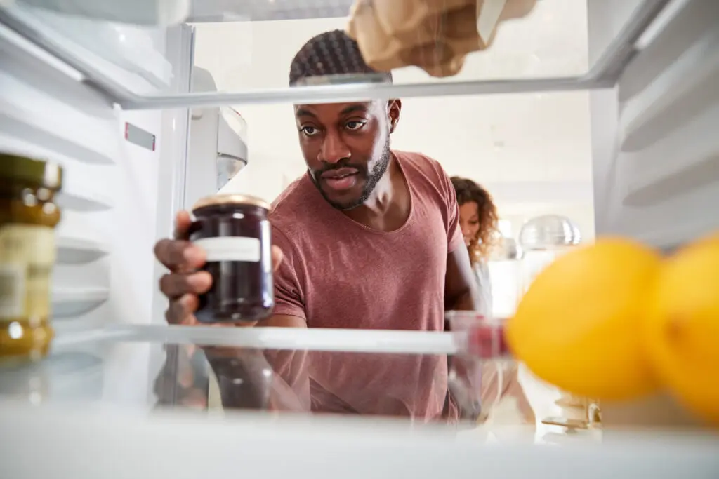 Refrigerator lifespan and how to tell fridge is cooling 